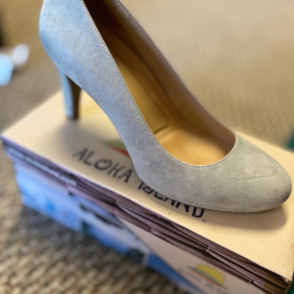 Shoes - Picture 3 of 6